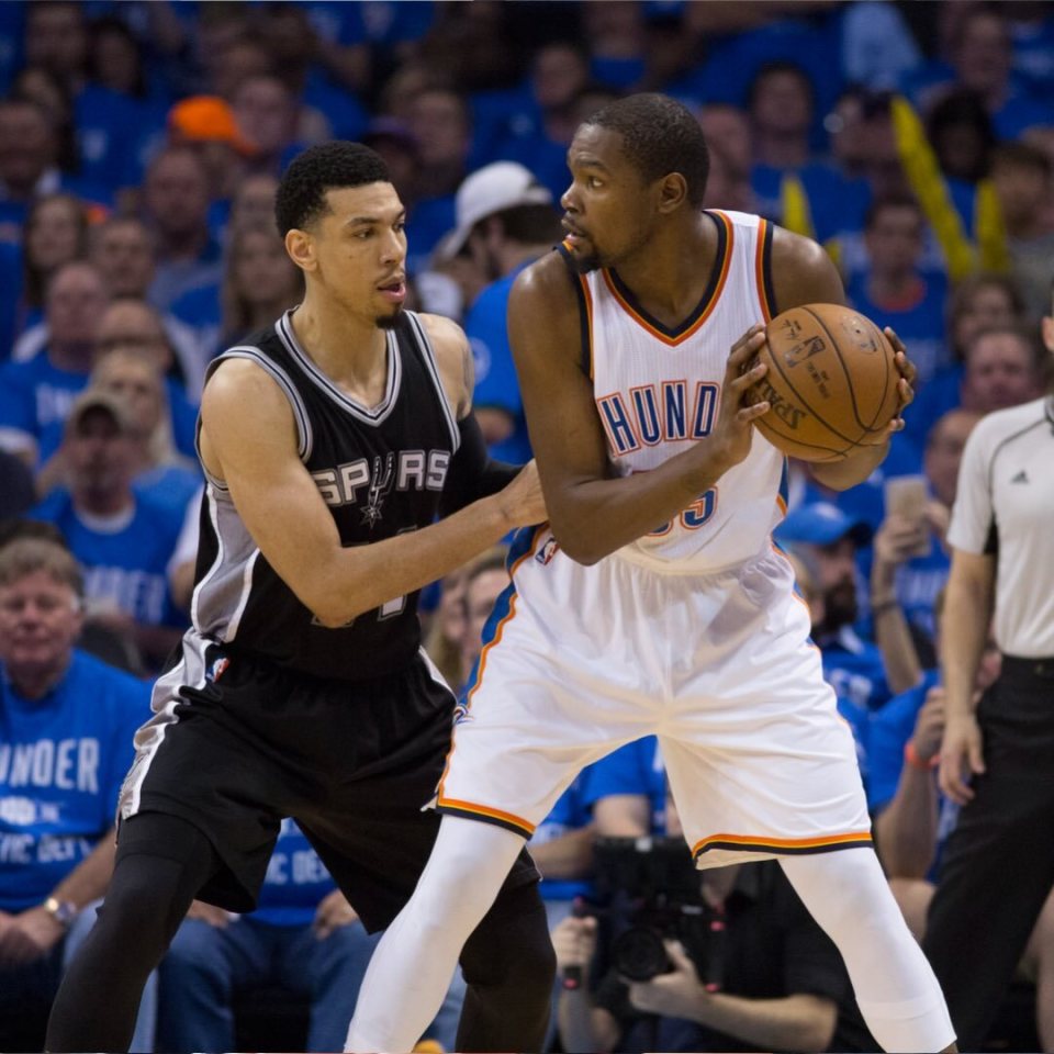 圣安东尼奥马刺发布备战花絮，清晨内部沟通，国王杯任务艰巨，资深球员宣示担当的简单介绍